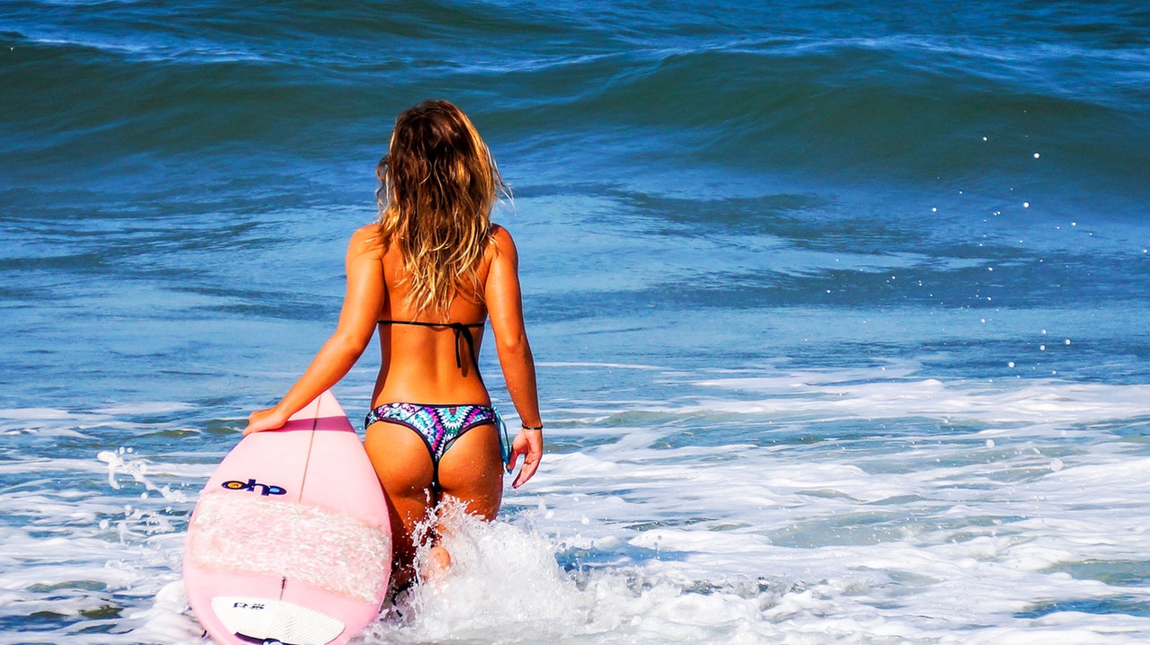 Surfare i brazilian-bikini